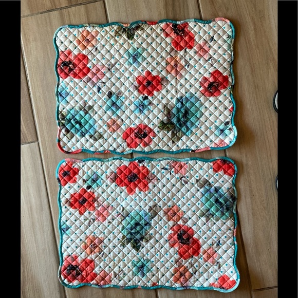 The Pioneer Woman Dining Pioneer Woman Quilted Vintage Blossom